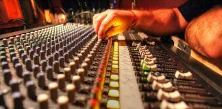 Djs en la web deben visibilizarse más de lo que creen