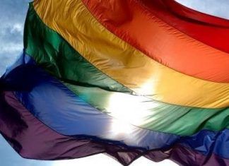 El orgullo; es complicado de dosificar y caracterizar, pero es sumamente necesario para sobrevivir a 10 intensos días de fiesta. Varios clubes y sitiales nocturnos de la ciudad de Madrid se preparan para recibir el mes de Julio el fastuoso festival del Orgullo Gay.