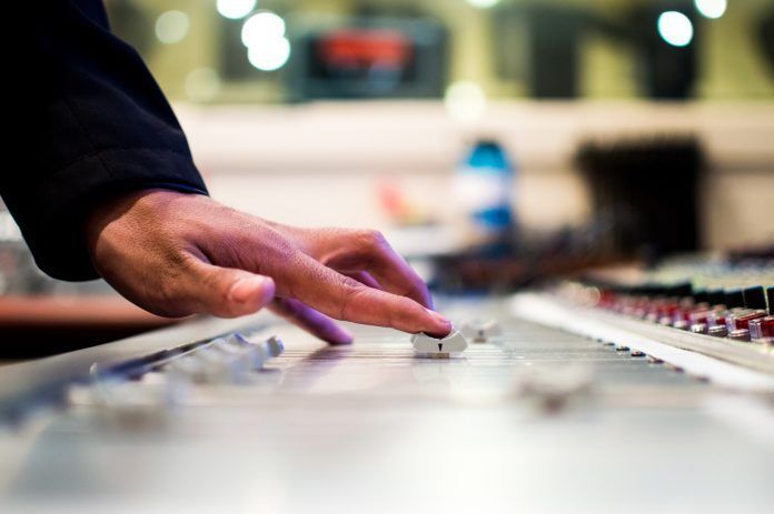 Aprendiendo a ser DJ Aprendiendo a ser DJ