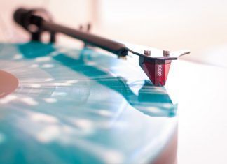 Top 5 de músicas clásicas pasadas a electrónicas Si te gusta escuchar músicas clásicas y además de eso eres fanático de la música electrónica. Debes de ver este artículo. En cual hemos hecho una recopilación para regalarte el top 5 de músicas clásicas pasadas a electrónicas.