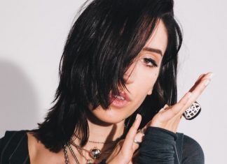 Elohim lanza su impresionante álbum debut