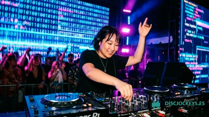 Cómo la tecnología y el código están transformando a los DJs en artistas completos Cómo la tecnología y el código están transformando a los DJs en artistas completos